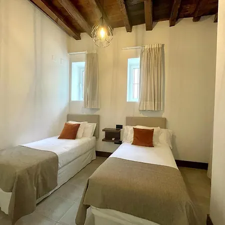 Eva Recommends Triana * Siviglia